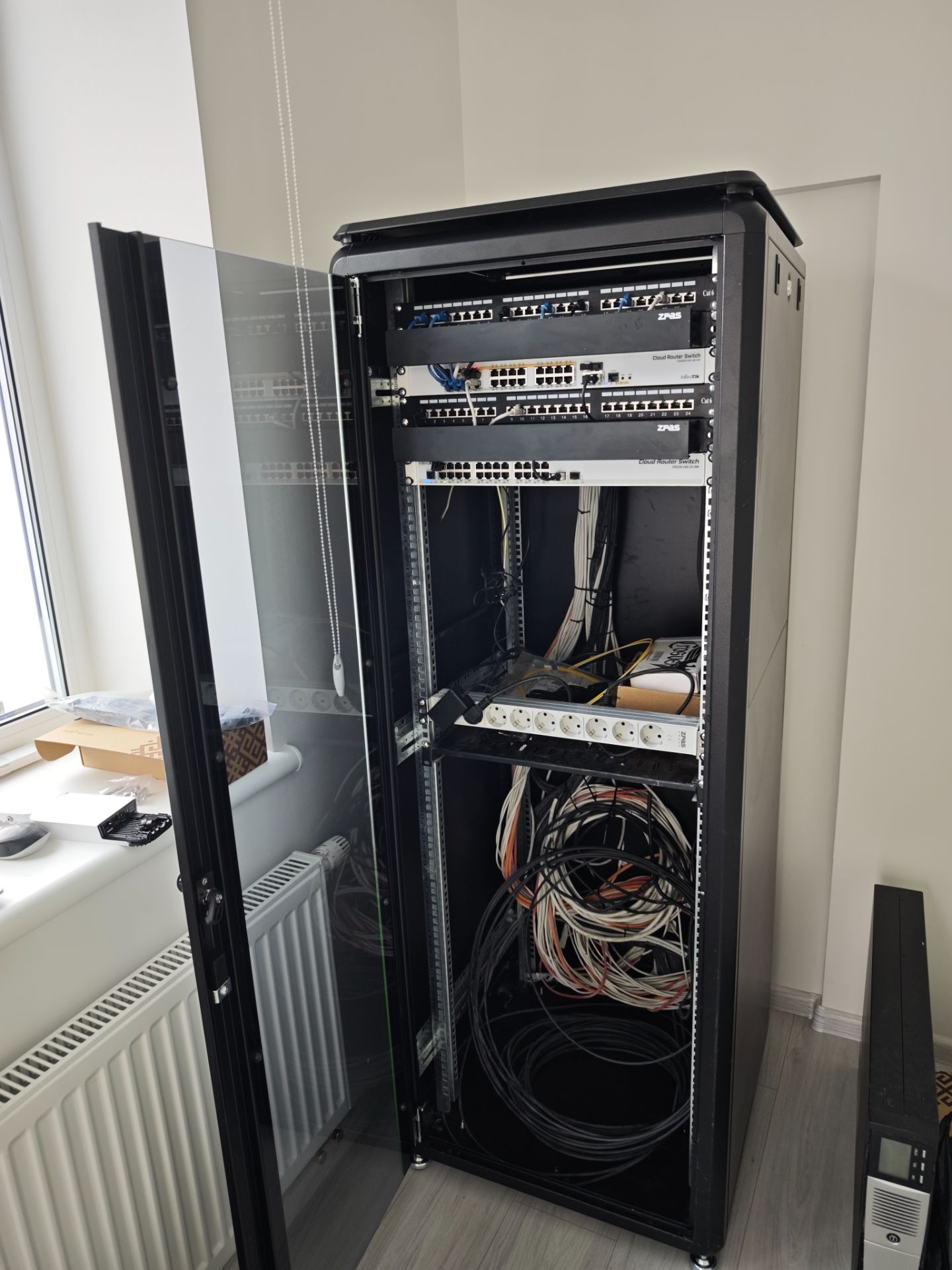 Структуровані кабельні системи (СКС): Cat5e vs Cat6 vs Cat6a, GPON та оптоволоконні мережі